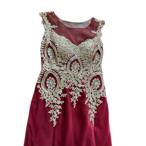 Amelia Couture Burgundy Beaded Evening Gown Formal Dress - Size 6 - Picture 15 of 16